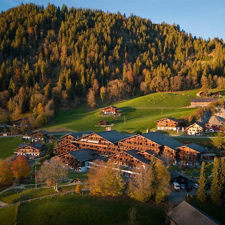 Huus Gstaad Hotel Занен Екстериор снимка