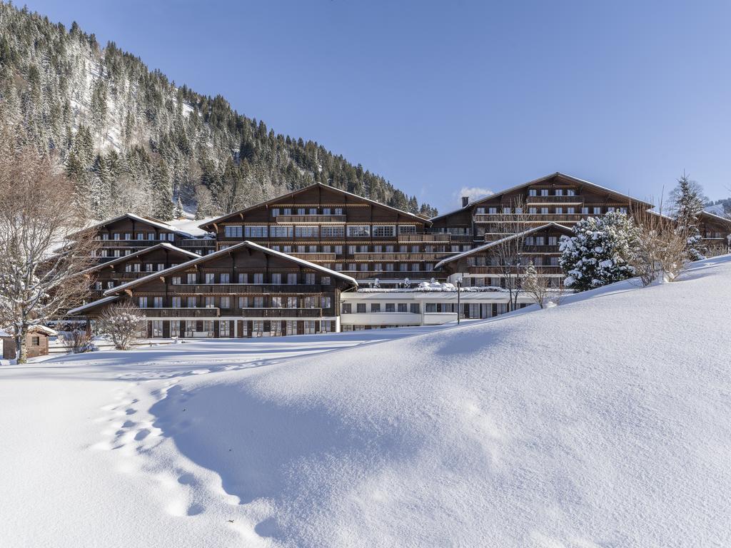 Huus Gstaad Hotel Занен Екстериор снимка